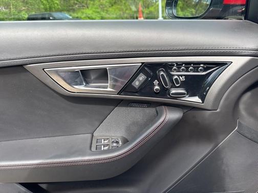2016 Jaguar F-TYPE Base
