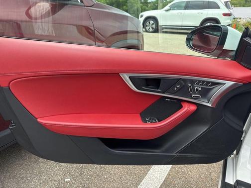 2018 Jaguar F-TYPE R