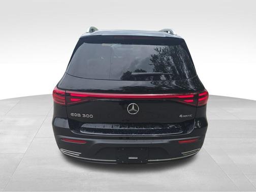 2025 Mercedes-Benz EQB 300 Base 4MATIC