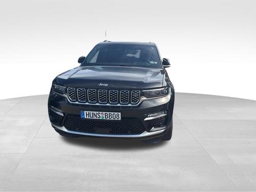 2022 Jeep Grand Cherokee Summit
