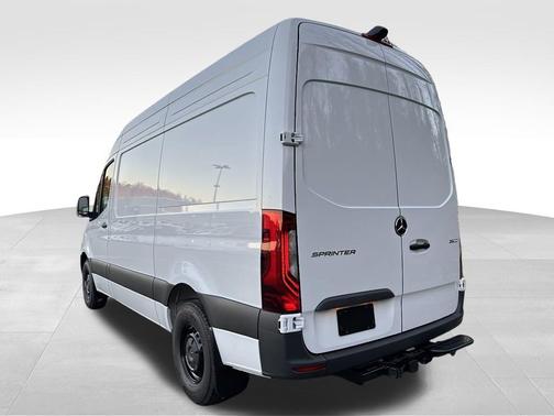 2025 Mercedes-Benz Sprinter 2500 Standard Roof