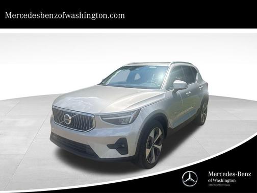 2025 Volvo XC40 B5 Plus Bright Theme