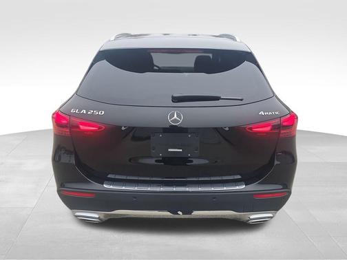 2026 Mercedes-Benz GLA 250 Base 4MATIC