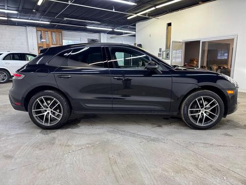 2024 Porsche Macan Base