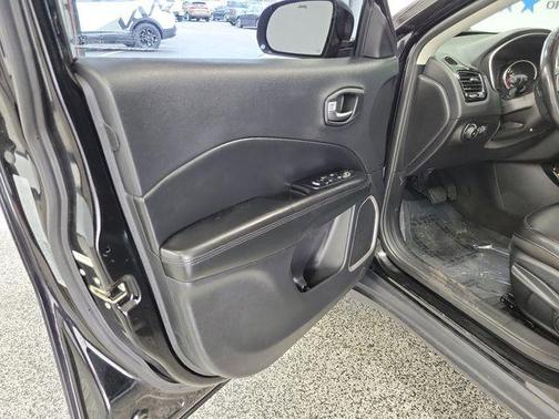 Diamond Black 2020 Jeep Compass Altitude