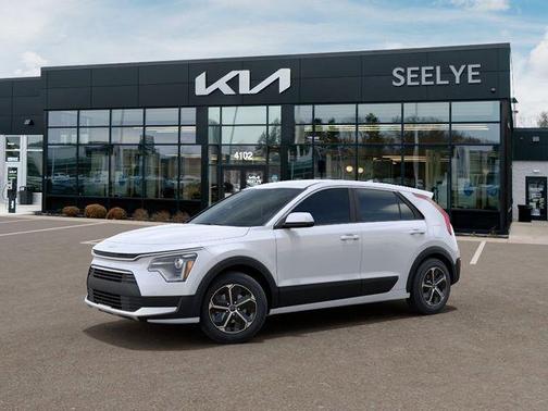 Snow White 2026 Kia Niro LX