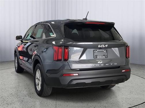 2022 Kia Sorento LX