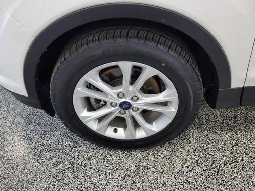 White Platinum 2019 Ford Escape SE