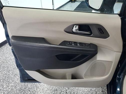 2021 Chrysler Pacifica Touring-L