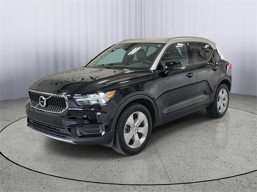 2020 Volvo XC40 T5 Momentum