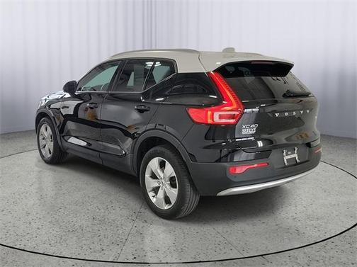 2020 Volvo XC40 T5 Momentum