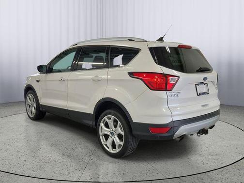 White Platinum Clearcoat Metallic 2019 Ford Escape Titanium
