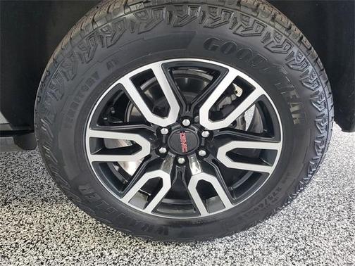 2023 GMC Yukon XL AT4