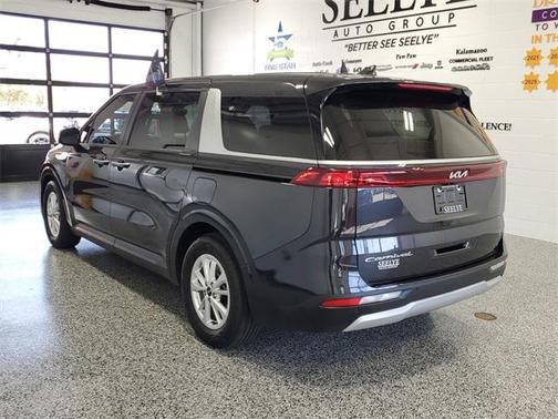 2022 Kia Carnival LXS
