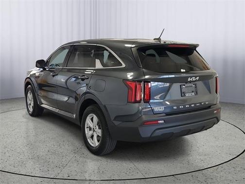 2022 Kia Sorento LX