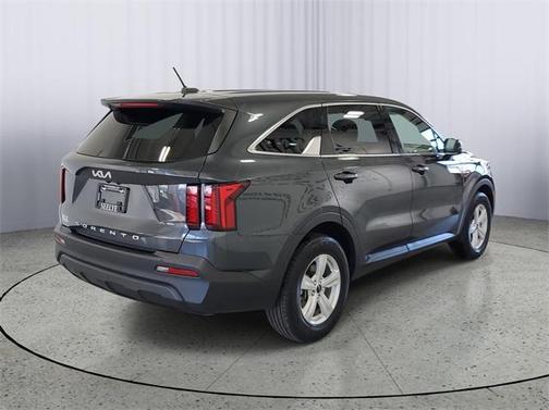 2022 Kia Sorento LX