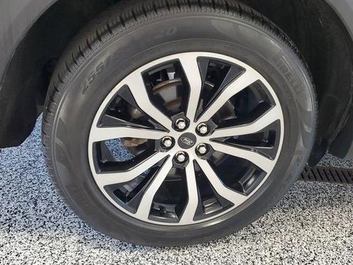 Black Metallic 2021 Ford Explorer ST