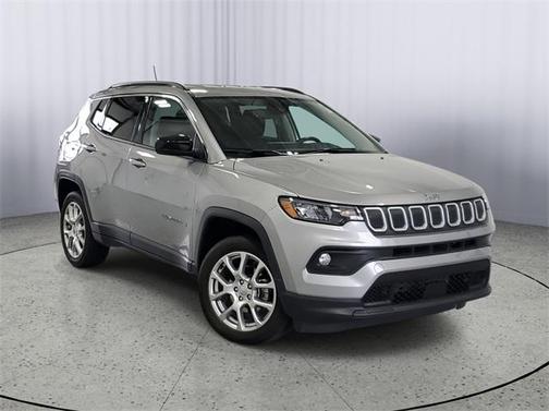 2022 Jeep Compass Latitude Lux
