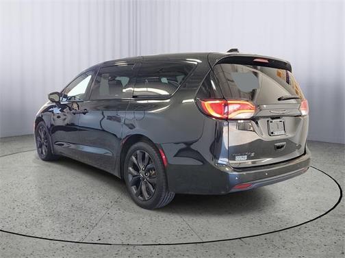 2020 Chrysler Pacifica Touring