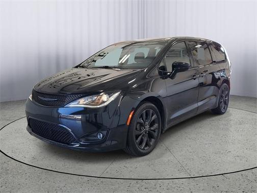 2020 Chrysler Pacifica Touring