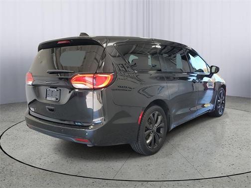 2020 Chrysler Pacifica Touring
