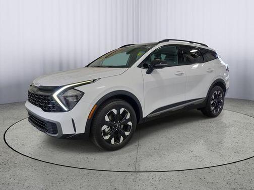 Glacial White Pearl 2023 Kia Sportage X-Line