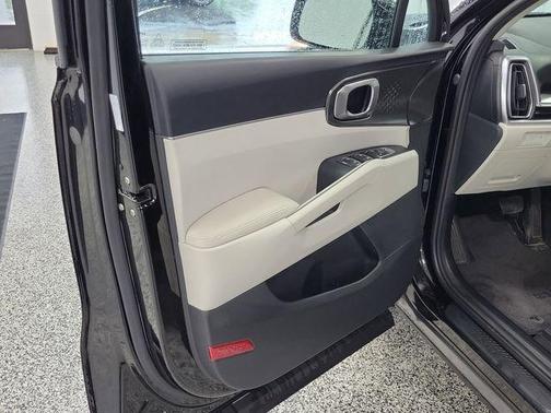 Aurora Black Pearl 2025 Kia Sorento Hybrid EX