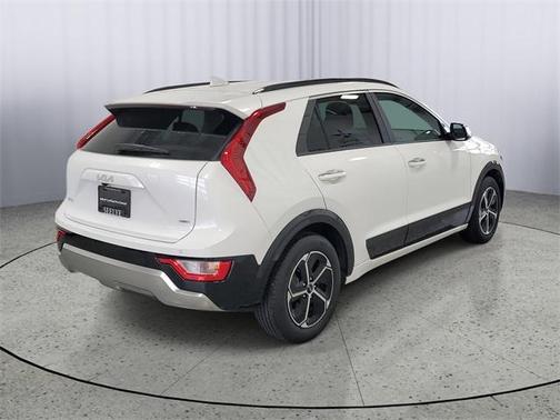 2024 Kia Niro SX