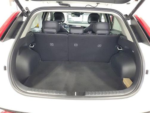 2024 Kia Niro SX
