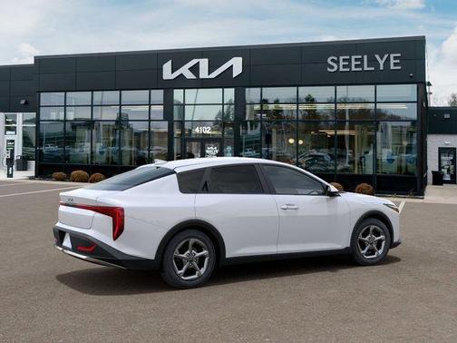 Snow White 2026 Kia K4 LX