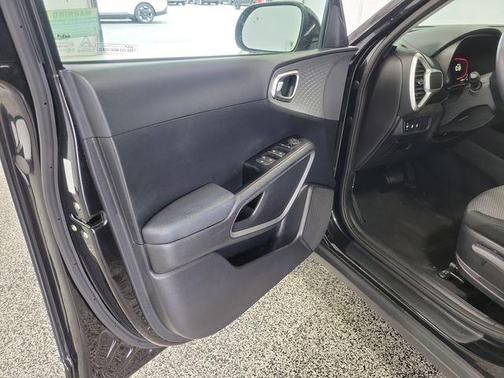 Fusion Orange 2023 Kia Soul LX