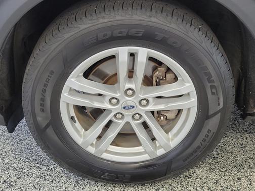 Silver Metallic 2020 Ford Explorer XLT