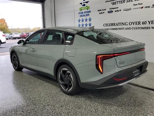 2025 Kia K4 EX