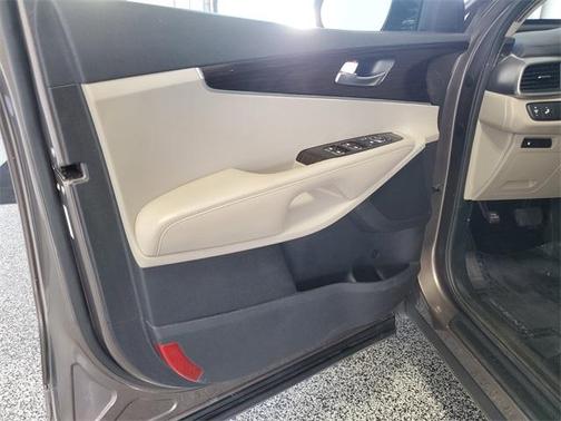 2020 Kia Sorento S