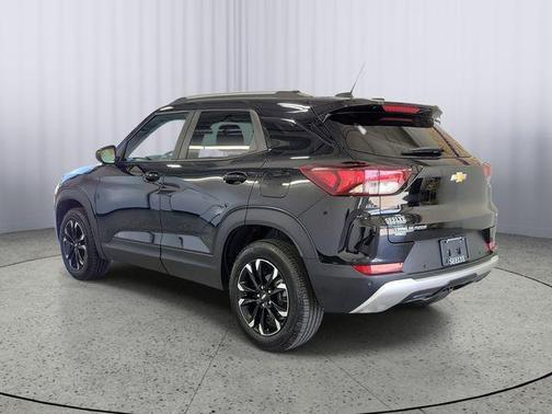 Mosaic Black Metallic 2022 Chevrolet Trailblazer LT
