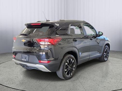 Mosaic Black Metallic 2022 Chevrolet Trailblazer LT