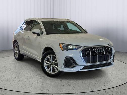 Glacier White Metallic 2021 Audi Q3 45 S line Premium