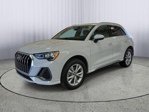 Glacier White Metallic 2021 Audi Q3 45 S line Premium
