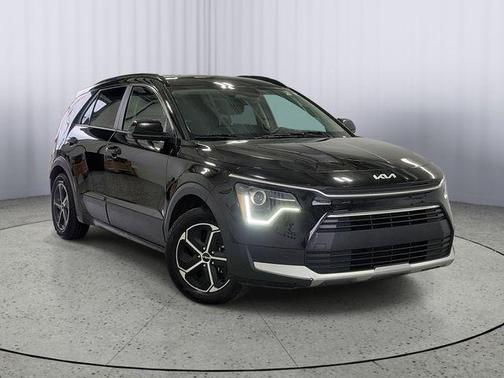 Aurora Black Pearl 2023 Kia Niro LX