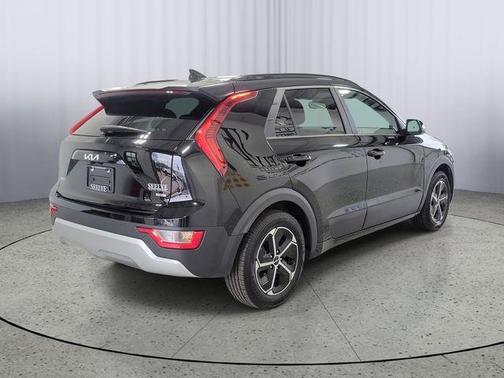 Aurora Black Pearl 2023 Kia Niro LX