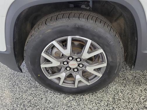 Summit White 2020 GMC Acadia SLE
