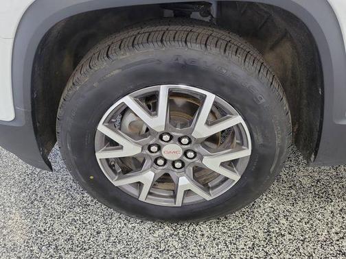 Summit White 2020 GMC Acadia SLE