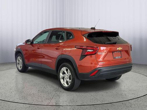Cayenne Orange Metallic 2024 Chevrolet Trax LS