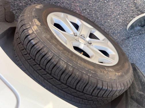 White Platinum Tri-Coat Metallic 2012 Ford Edge SEL