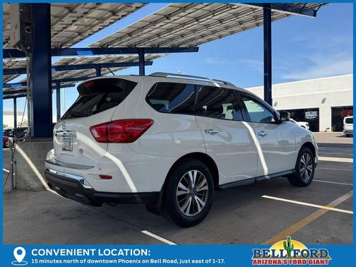 2017 Nissan Pathfinder SL