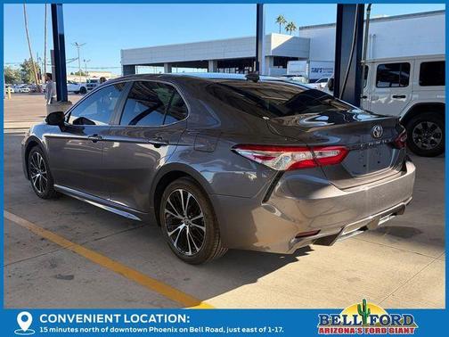 2020 Toyota Camry SE