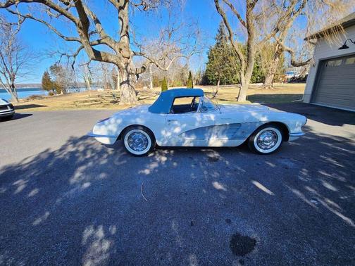 1960 Chevrolet Corvette Base