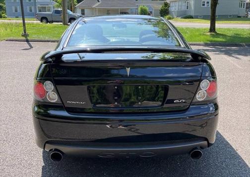 2006 Pontiac GTO Base 2dr Coupe