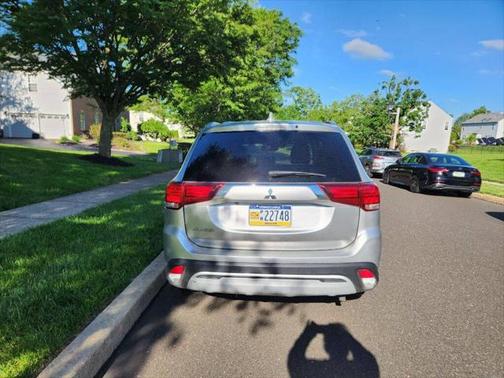 2020 Mitsubishi Outlander SE
