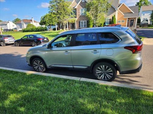 2020 Mitsubishi Outlander SE